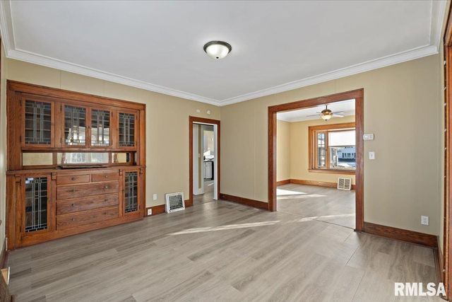 2111 MISSISSIPPI Avenue, Davenport, IA 52803