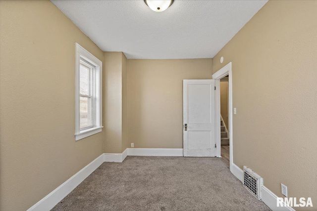 2111 MISSISSIPPI Avenue, Davenport, IA 52803