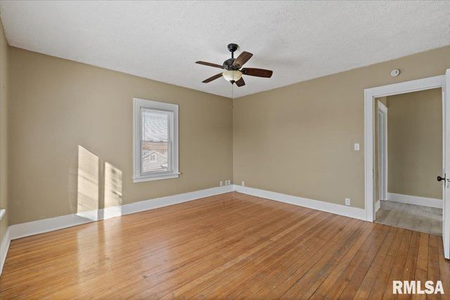 2111 MISSISSIPPI Avenue, Davenport, IA 52803