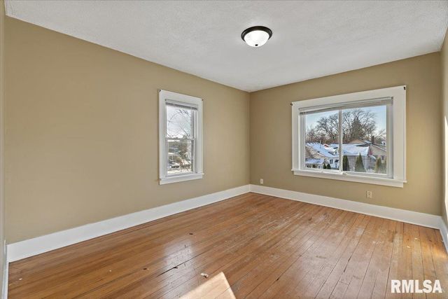 2111 MISSISSIPPI Avenue, Davenport, IA 52803