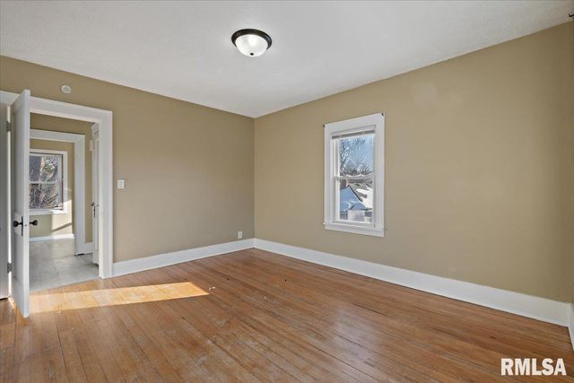 2111 MISSISSIPPI Avenue, Davenport, IA 52803