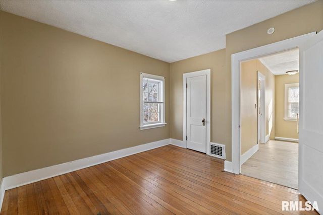 2111 MISSISSIPPI Avenue, Davenport, IA 52803