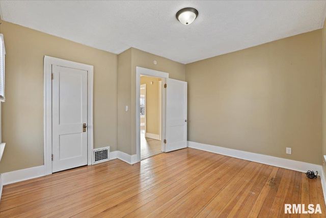 2111 MISSISSIPPI Avenue, Davenport, IA 52803