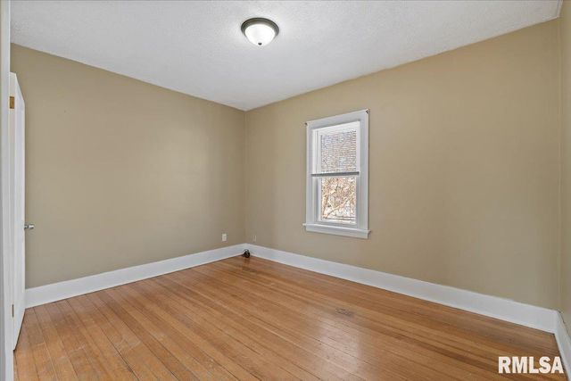 2111 MISSISSIPPI Avenue, Davenport, IA 52803