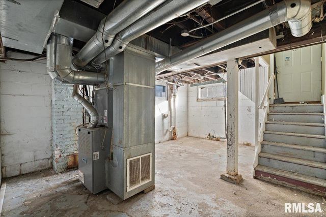 2111 MISSISSIPPI Avenue, Davenport, IA 52803