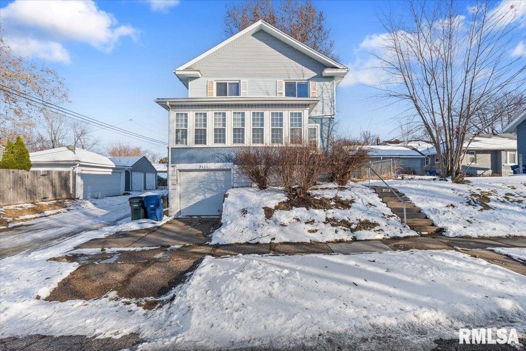 2111 MISSISSIPPI Avenue, Davenport, IA 52803