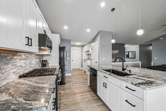 507 Limerock NW, Cedar Rapids, IA 52405