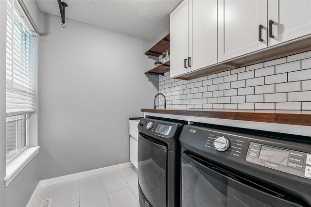 507 Limerock NW, Cedar Rapids, IA 52405