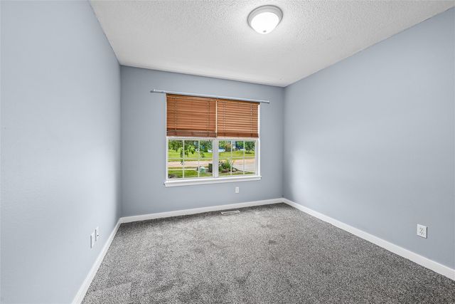 507 Limerock NW, Cedar Rapids, IA 52405