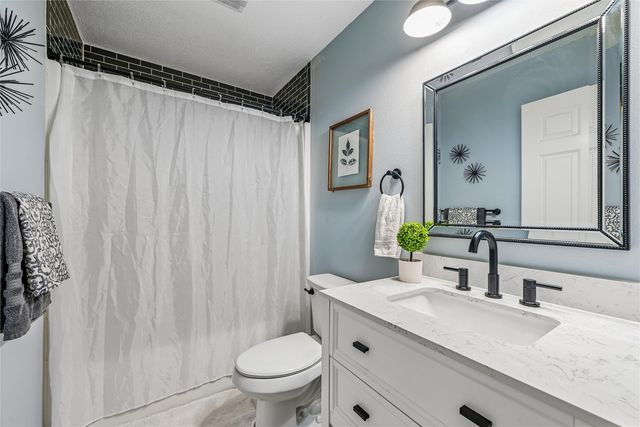 507 Limerock NW, Cedar Rapids, IA 52405