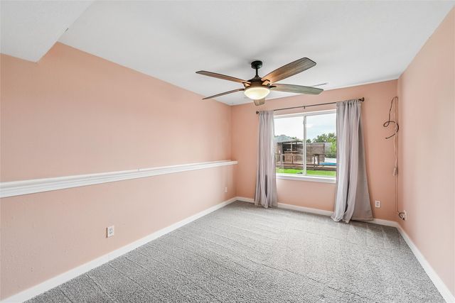 507 Limerock NW, Cedar Rapids, IA 52405