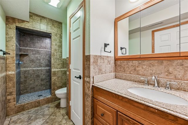 507 Limerock NW, Cedar Rapids, IA 52405
