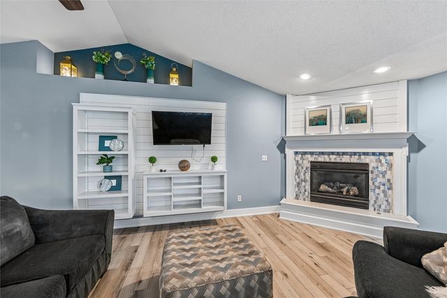 507 Limerock NW, Cedar Rapids, IA 52405
