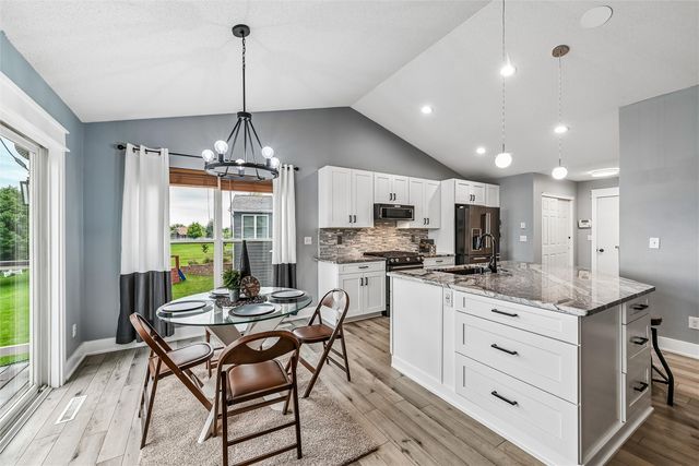507 Limerock NW, Cedar Rapids, IA 52405