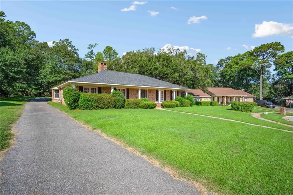 1908 Pine Bough Court, Mobile, AL 36609 — photo 3
