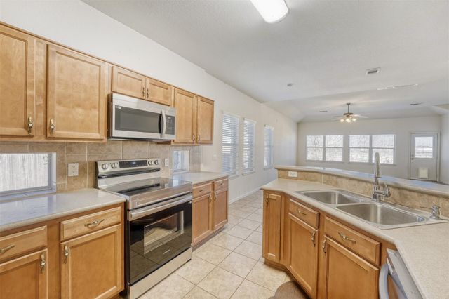 148 Hoot Owl LN N, Leander, TX 78641