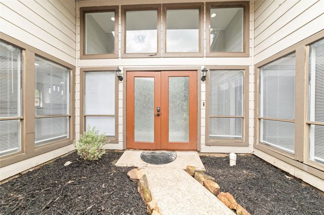 16611 N Quadrant Court, Crosby, TX 77532
