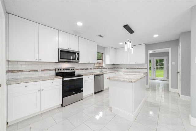 16611 N Quadrant Court, Crosby, TX 77532