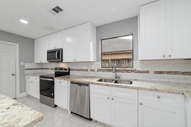 16611 N Quadrant Court, Crosby, TX 77532