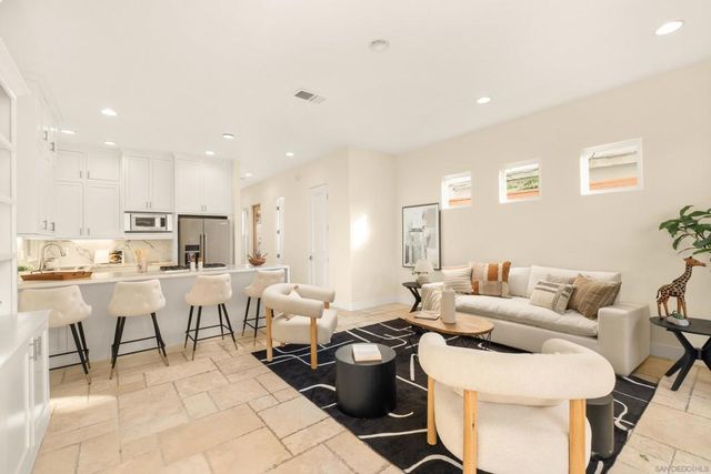 438 H, Coronado, CA 92118