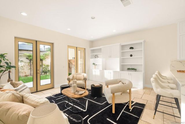 438 H, Coronado, CA 92118