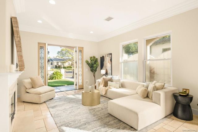 438 H, Coronado, CA 92118