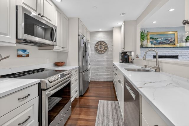 34 Hancock St. 4A, Boston, MA 02114