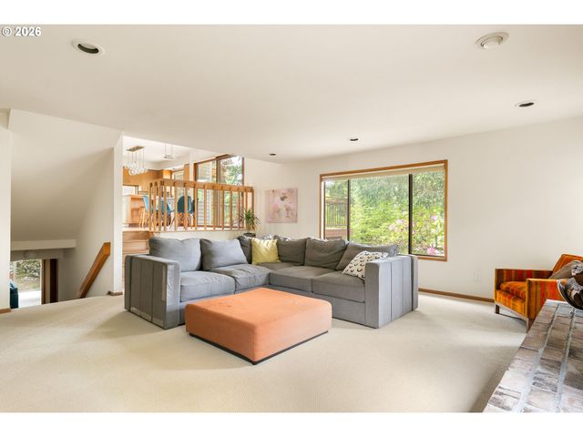 4815 Sw STONEBROOK Ct, Portland, OR 97239