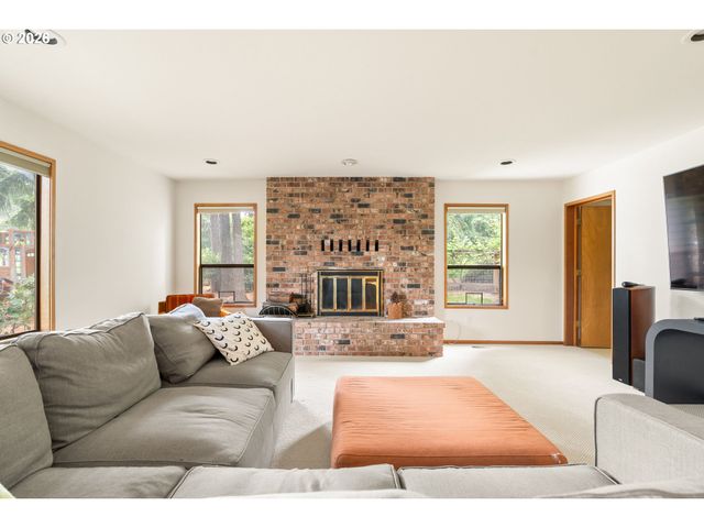 4815 Sw STONEBROOK Ct, Portland, OR 97239