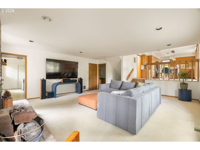 4815 Sw STONEBROOK Ct, Portland, OR 97239
