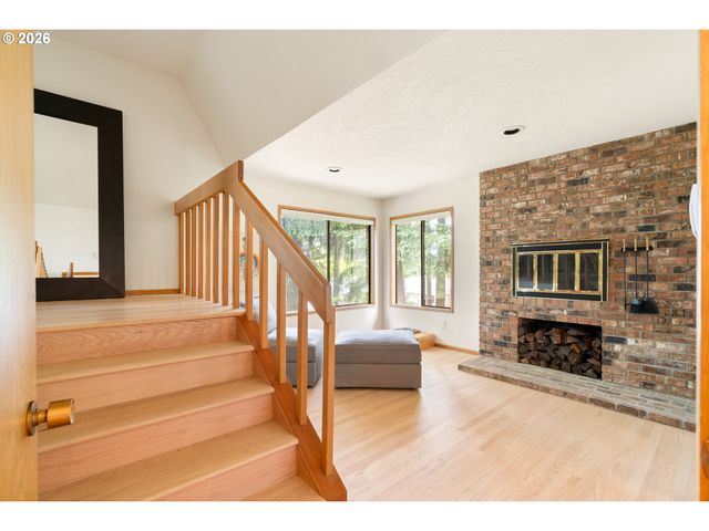 4815 Sw STONEBROOK Ct, Portland, OR 97239