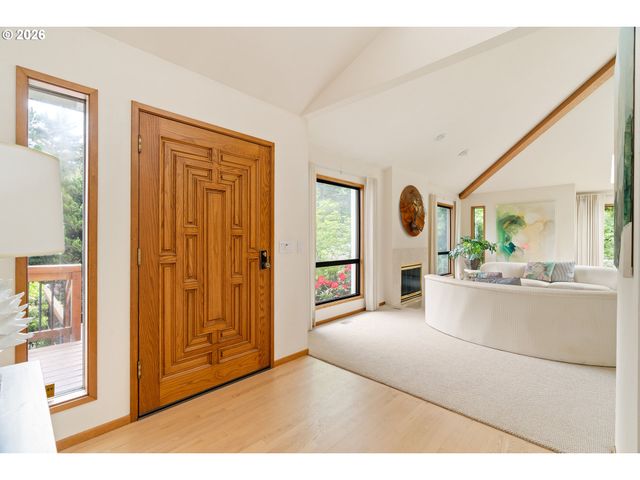4815 Sw STONEBROOK Ct, Portland, OR 97239