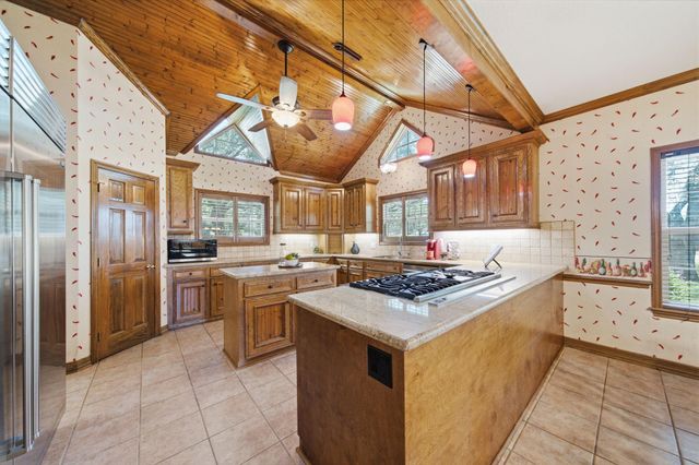 2516 Woodcreek Drive, Pearland, TX 77581