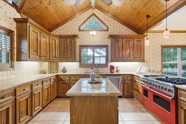 2516 Woodcreek Drive, Pearland, TX 77581