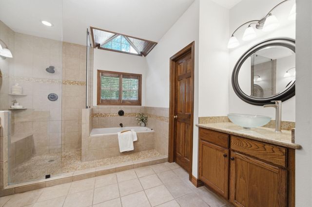 2516 Woodcreek Drive, Pearland, TX 77581
