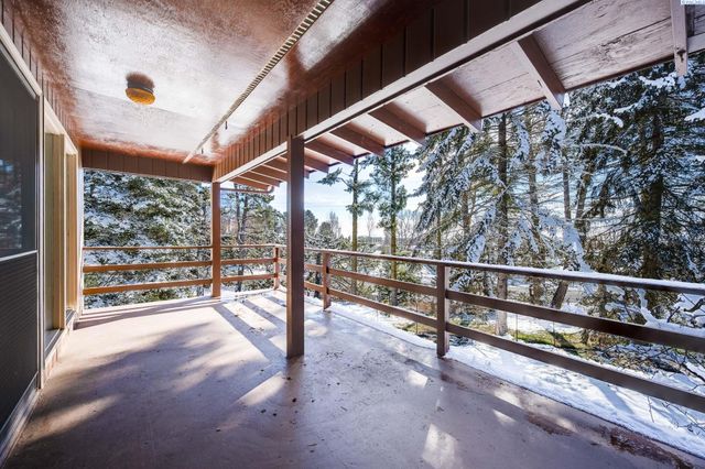 312 State Route 27, Pullman, WA 99163