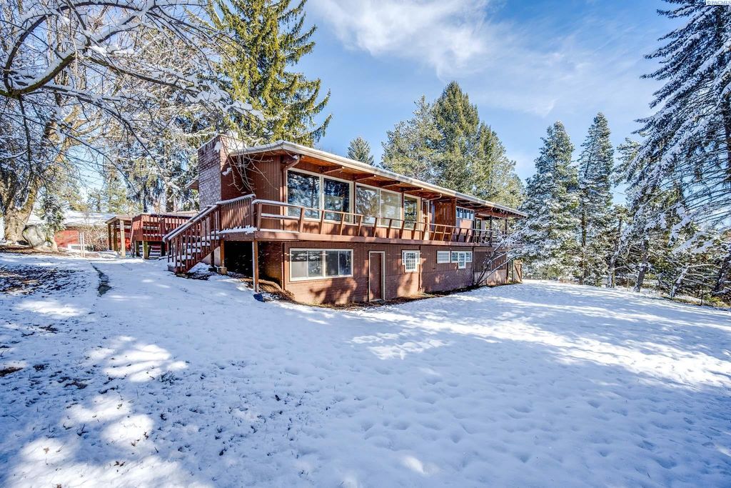 312 State Route 27, Pullman, WA 99163