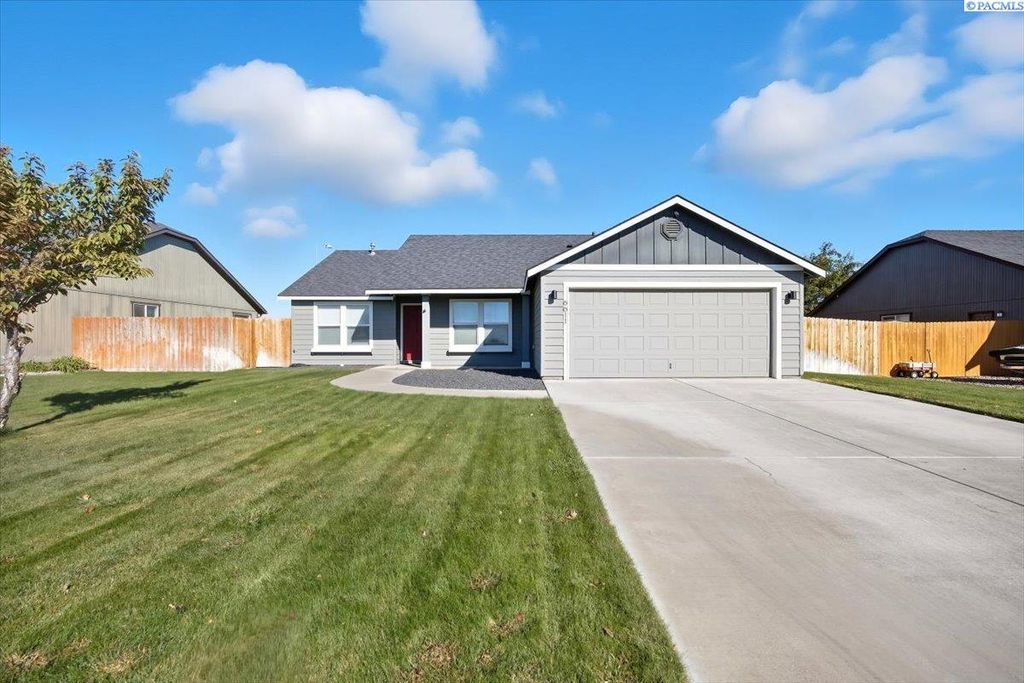 6611 Mission Ridge Dr, Pasco, WA 99301