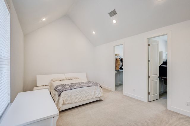 114 E Chester Court, Dallas, TX 75203