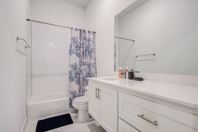 114 E Chester Court, Dallas, TX 75203