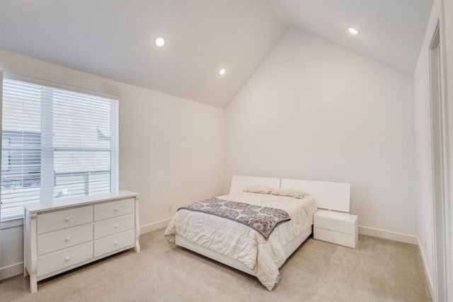 114 E Chester Court, Dallas, TX 75203