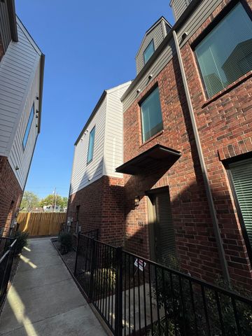 114 E Chester Court, Dallas, TX 75203