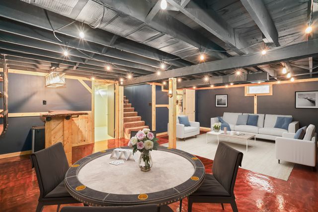 304 W Van Buren Street, Marengo, IL 60152