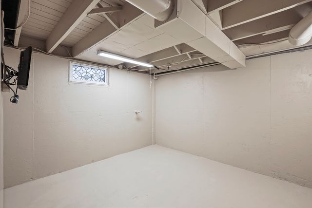 304 W Van Buren Street, Marengo, IL 60152