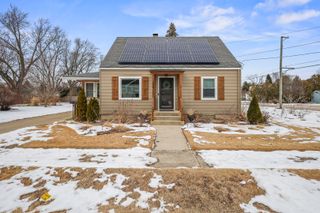 304 W Van Buren Street, Marengo, IL 60152