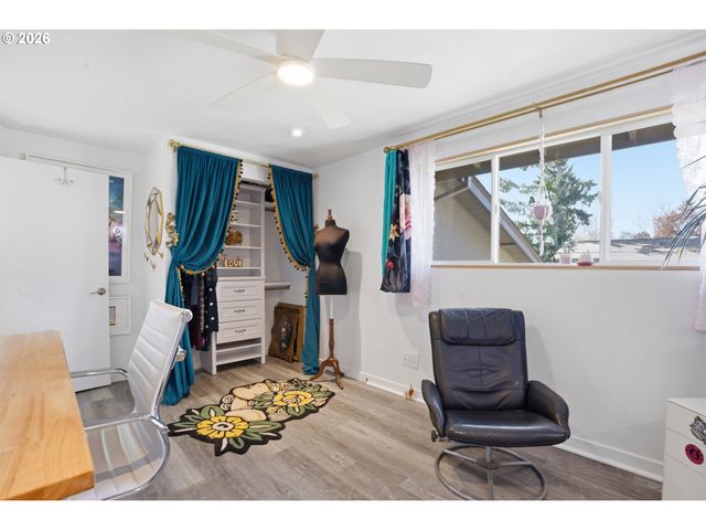 2379 Se 112TH Ave, Portland, OR 97216