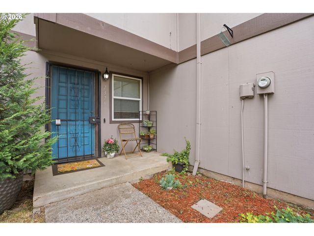 2379 Se 112TH Ave, Portland, OR 97216