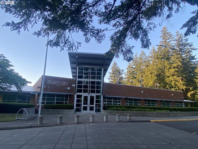 2379 Se 112TH Ave, Portland, OR 97216
