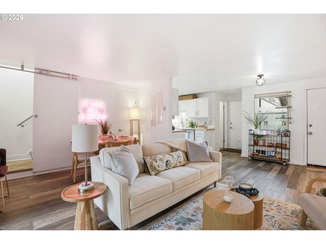2379 Se 112TH Ave, Portland, OR 97216