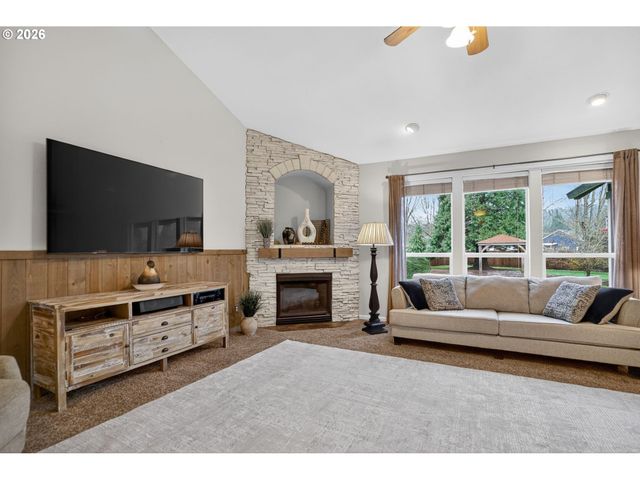 26250 S MILK CREEK Cir, Mulino, OR 97042